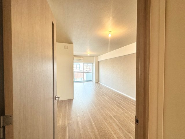 居室・リビング　参考写真（別部屋フルリニューアル時）