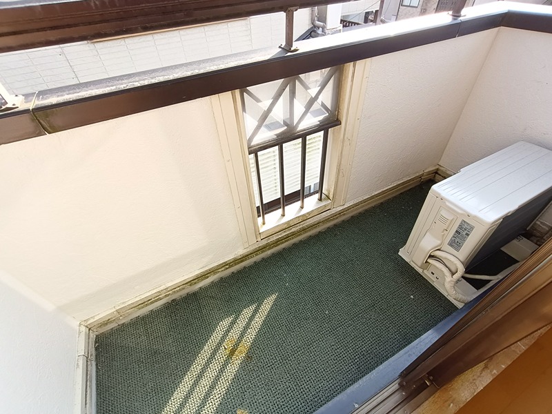 バルコニー　間取反転のお部屋です