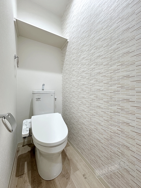 トイレ　温水洗浄便座付き♪