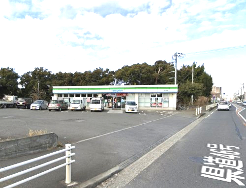 コンビニ　ファミリーマート 茅ケ崎中島店（コンビニ）まで698m