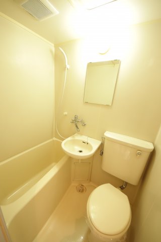 トイレ　※別部屋募集時の写真です（現況優先）