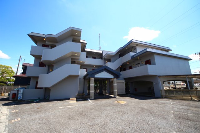 建物外観　※別部屋募集時の写真です（現況優先）