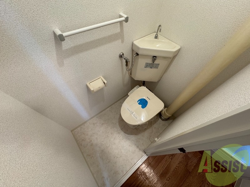 トイレ　こちらはトイレです。清潔感があり、安心して使用できます。