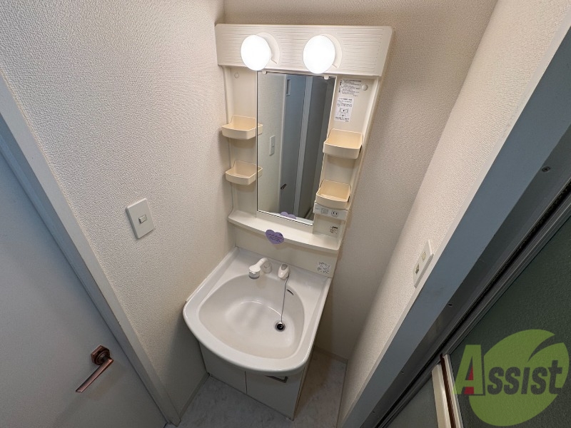 洗面設備　こちらに洗面台があります。朝の洗顔はこちらで。