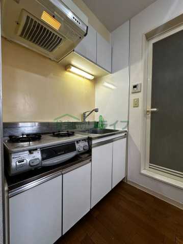 キッチン　別階層の参考写真になります。