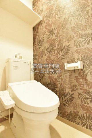 トイレ　温水洗浄便座付き