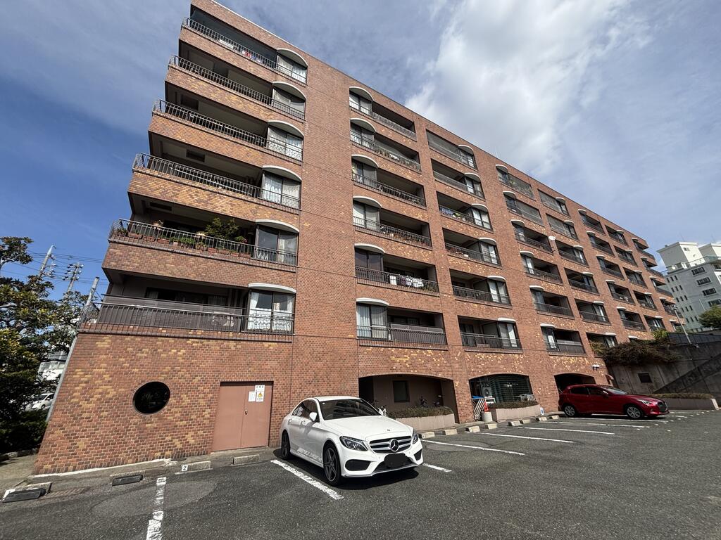 建物外観　おしゃれなビンテージマンション