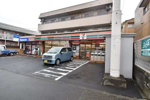 コンビニ　セブン-イレブン 多摩連光寺店（コンビニ）まで139m