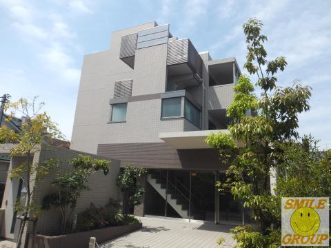 建物外観　重厚感のあるマンションです