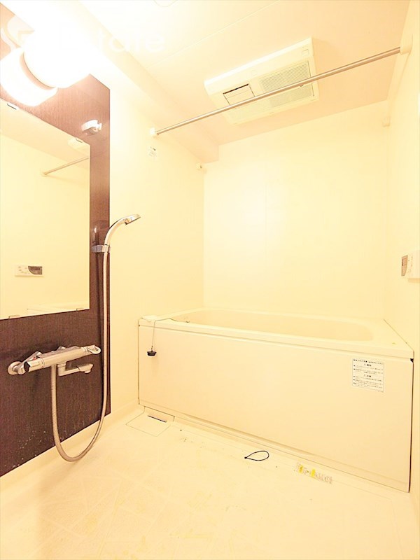 バス・シャワールーム　バスルーム