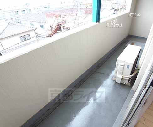 バルコニー　広めのベランダです