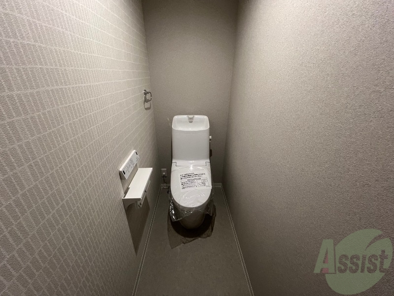 トイレ　温水洗浄便座付きのトイレは、使用しやすくうれしいですね。