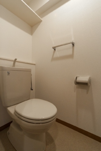 トイレ　※写真は同タイプ住戸です。