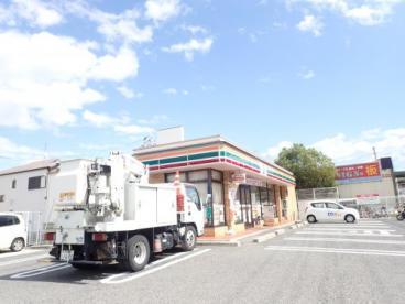 コンビニ　セブンイレブン高石取石7丁目店（コンビニ）まで823m