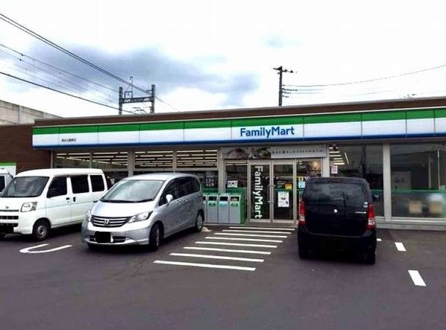 コンビニ　ファミリーマート（コンビニ）まで1150m