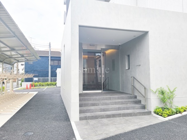 エントランス　入口です☆