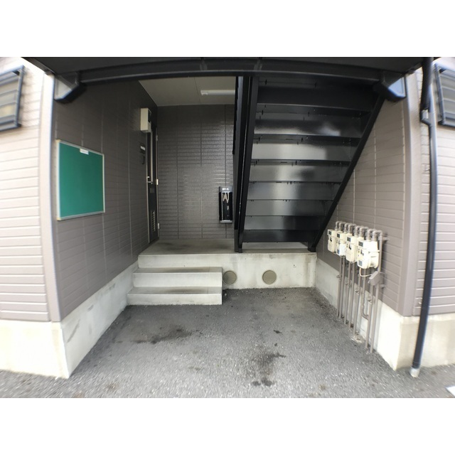 エントランス　中階段式