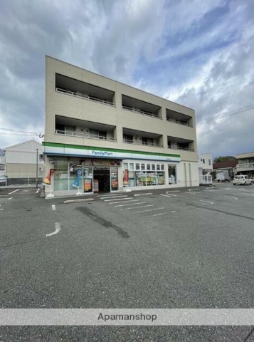 コンビニ　ファミリーマート（コンビニ）まで166m