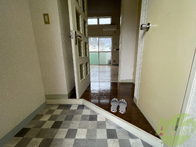 玄関　玄関を撮影しました。広く落ち着いた雰囲気です。