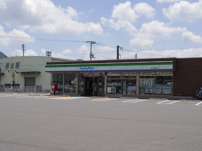 コンビニ　ファミリーマート（コンビニ）まで698m