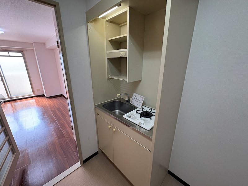 キッチン　同物件別部屋