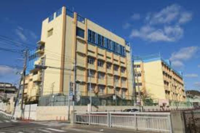 小学校　神戸市立室内小学校（小学校）まで842m