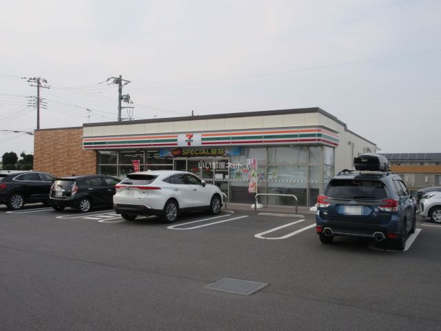 コンビニ　セブンイレブン水戸さくら通り店（コンビニ）まで700m