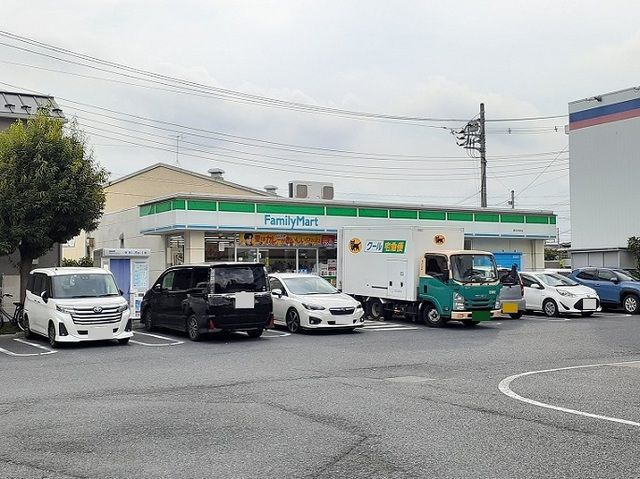 コンビニ　ファミリーマートさいたま芝原店（コンビニ）まで600m