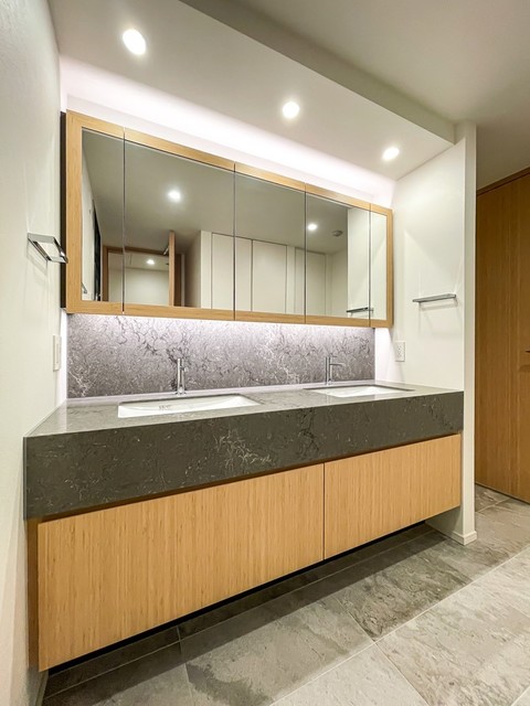 洗面設備　※写真は同タイプ住戸です。