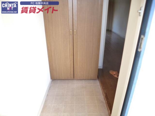 玄関　同物件別室の写真です