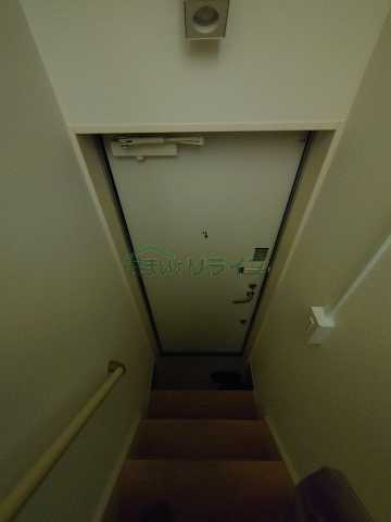 玄関　S.B.T