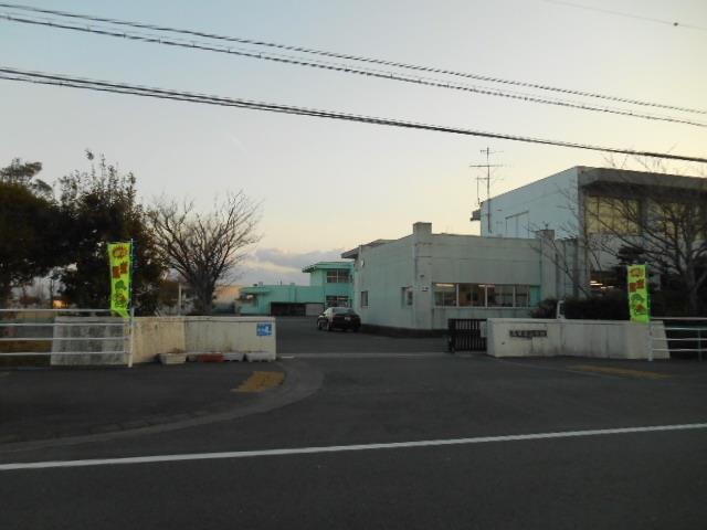 小学校　浅羽北小学校（小学校）まで400m