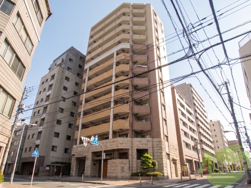 建物外観　シャープなデザインが印象的な洗練の住まい