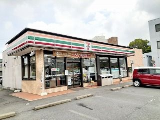 コンビニ　セブンイレブン（コンビニ）まで2100m