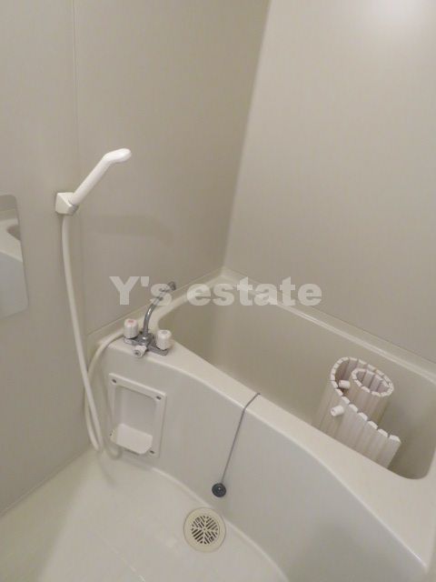 バス・シャワールーム　この写真の反転です。