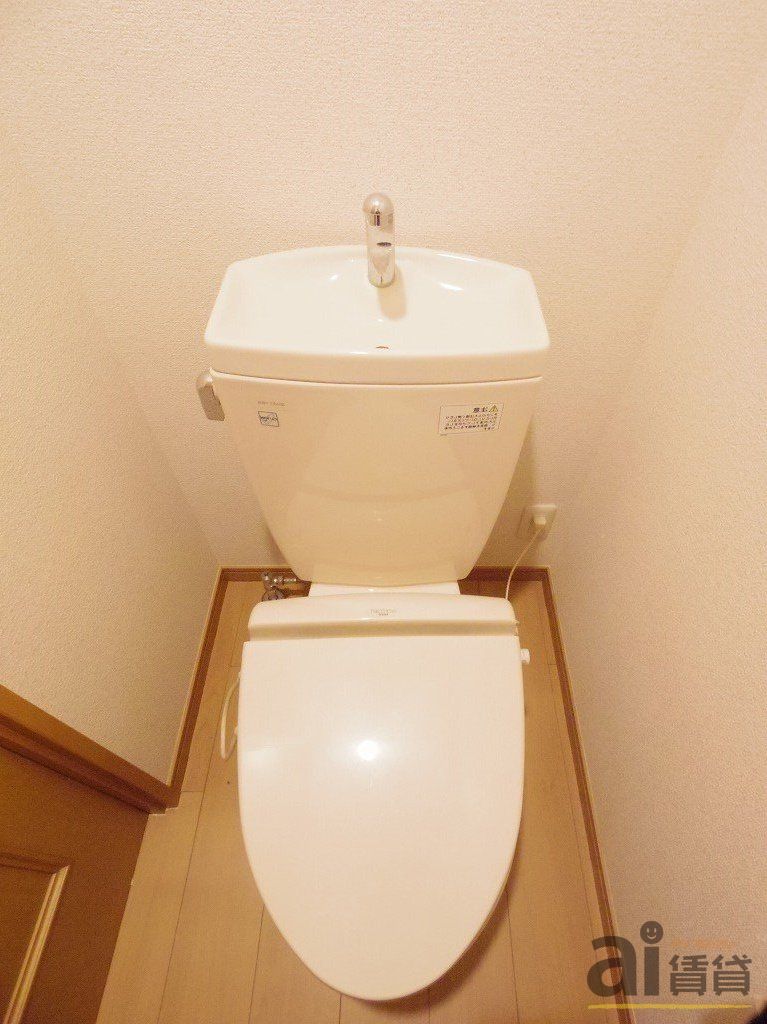 トイレ　※同仕様写真です