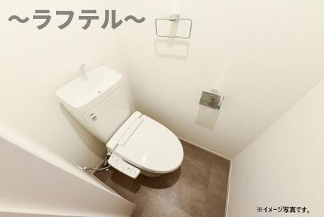 トイレ　同メーカー施工　別部屋イメージ写真