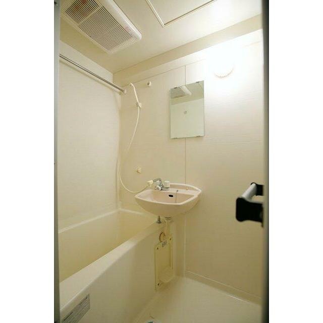バス・シャワールーム　※別部屋参考写真