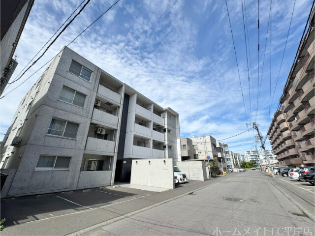 建物外観　平岸駅駅近のマンションです♪