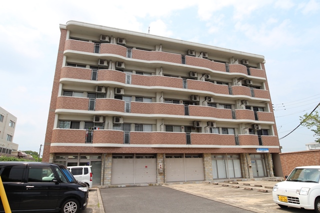建物外観　落ち着いた雰囲気の外観です