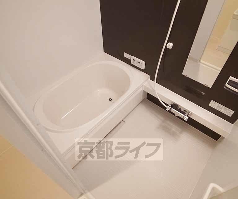 バス・シャワールーム　広々したお風呂です