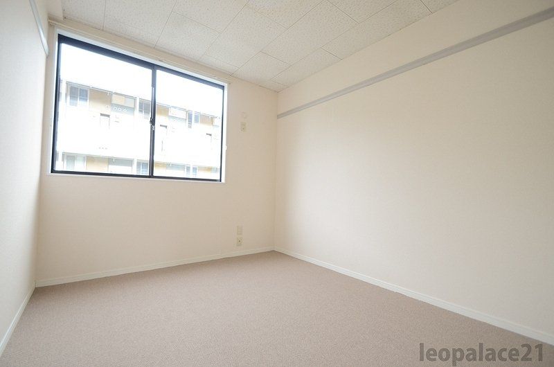 その他部屋・スペース　同タイプの写真です。（家具なしのお部屋です）