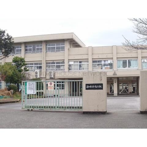 小学校　高知市立介良小学校（小学校）まで1050m