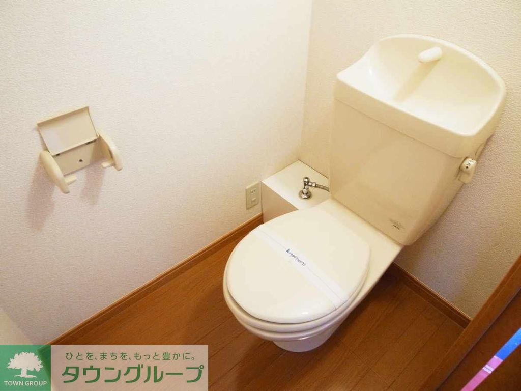 トイレ　仕様、設備は現況と異なる場合があります。