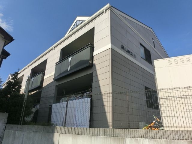 建物外観　閑静な住宅街