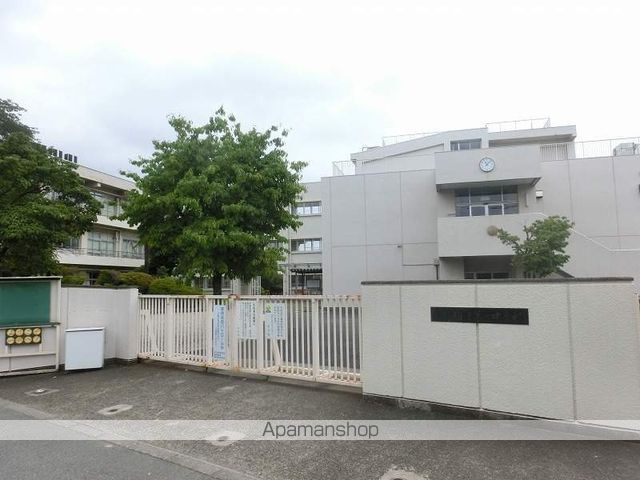 中学校　狛江市立狛江第一中学校（中学校）まで460m