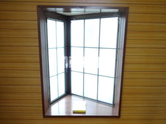 その他部屋・スペース　出窓