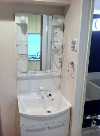 洗面設備　別部屋参考写真です