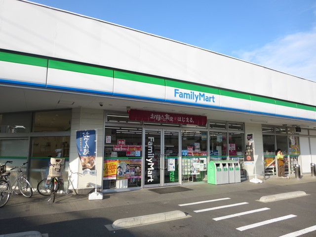 コンビニ　ファミリーマートさいたま西堀店（コンビニ）まで225m