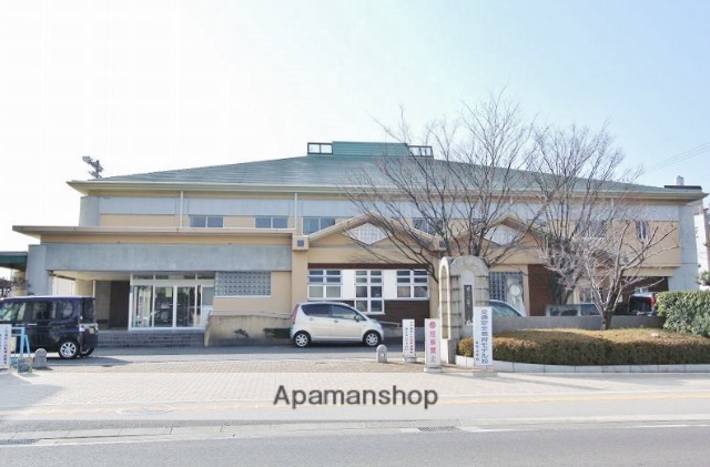 小学校　徳島市富田小学校（小学校）まで583m